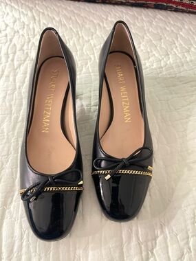 Stuart Weitzman Black Cap Toe‎ Patent Leather Cap Toe Pumps with Gold Trim